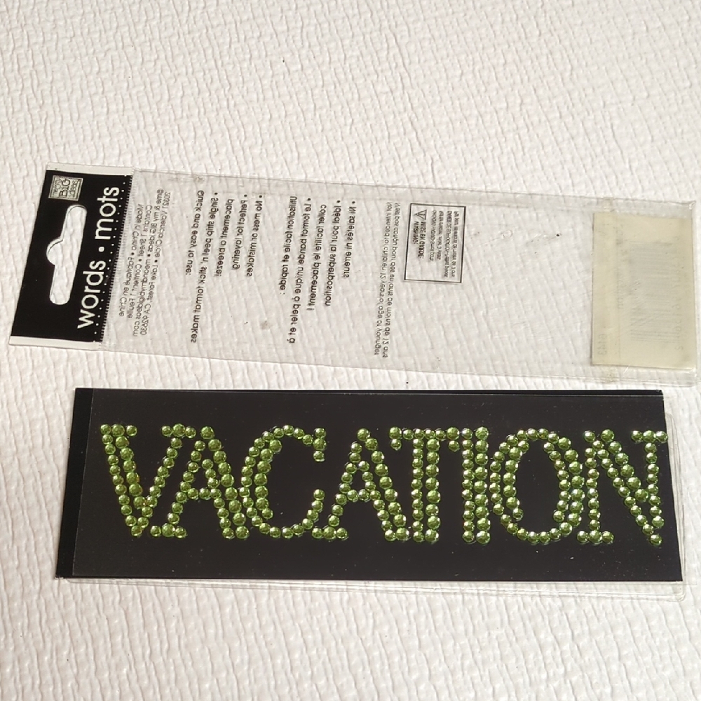 ❤️3/$10❤️Me & My Big Ideas Green Bling 'Vacation' Sign